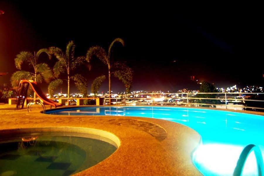Bukit Randu And Restaurant 4*